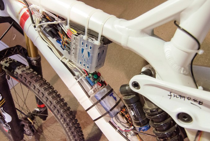 士盟科技-SIMULIA Abaqus-Trek 圖3.應變計安裝在自行車車架上